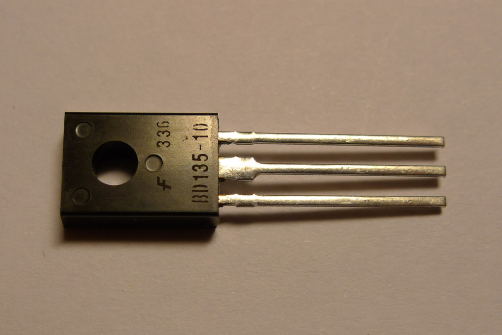 BD135 Transistor.jpg by Anonimski CC0 1.0 